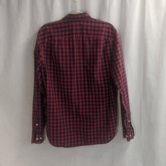 Gap Size Large Blue and Red Checkered Long Sleeved Button Down - Picture 5 of 16